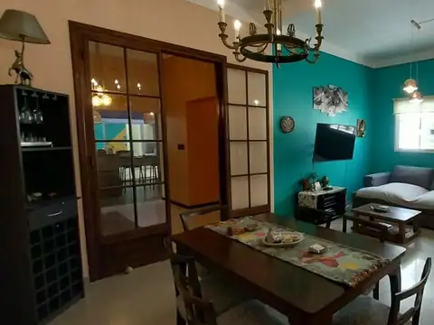 Casa 5 ambientes con 2 baños