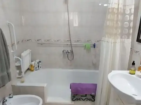 Casa - Venta - Argentina, Tres de Febrero - LA PLATA AV. - (3F) 4070
