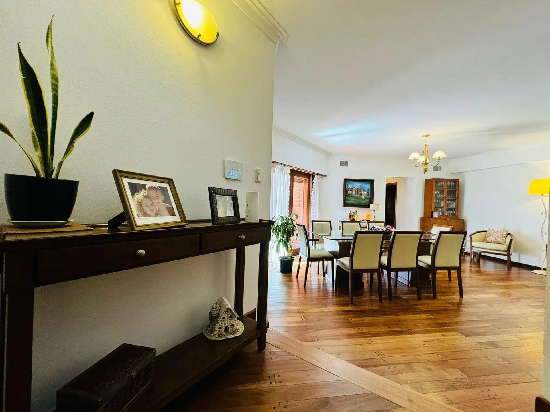 Casa en Garcia Lorca de cuatro ambientes con jardin y quincho