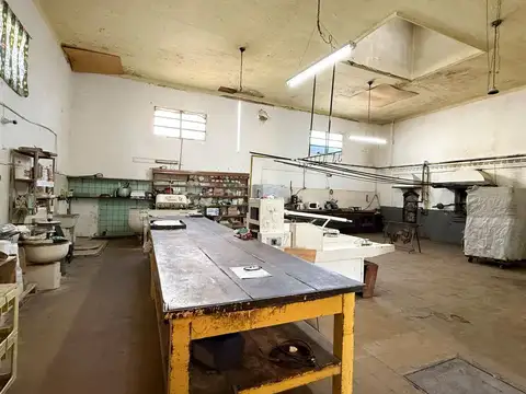 Fondo Comercio en Venta 76 años