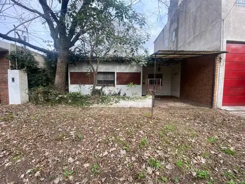 VENTA CASA 4 AMBIENTES REFACCIONAR MARTIN CORONADO