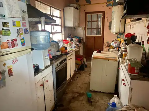 Casa 4 ambientes con 1 baño