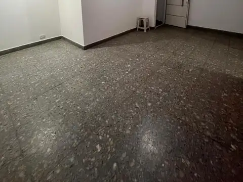 Depto Tipo Casa en Alquiler en Remedios De Escalada, $ 700.000