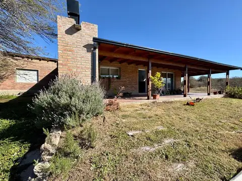 SE VENDE CASA MODERNA DE FIN DE SEMANA EN LA BOLSA