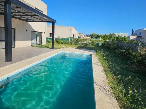 Casa en Alquiler de 3 dormitorios