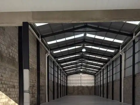 Galpon en Alquiler en Tolosa, USD 3.500