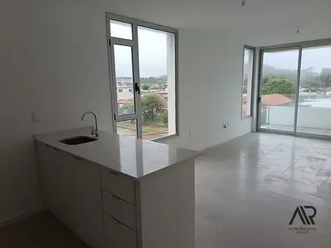 Apartamento en venta c/ cochera en Piriápolis