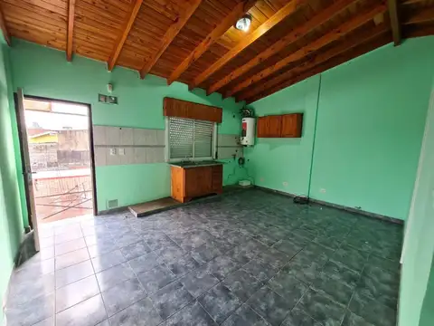 Excelente Departamento a pocas cuadras de la estacion Glew 