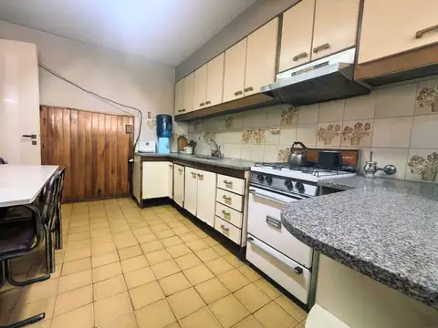 CASA 3 AMBIENTES + COCHERA+LOCAL APTO CREDITO