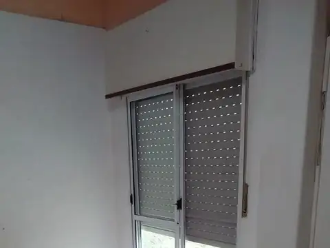 Depto Tipo Casa en Alquiler en Villa Sarmiento, $ 450.000