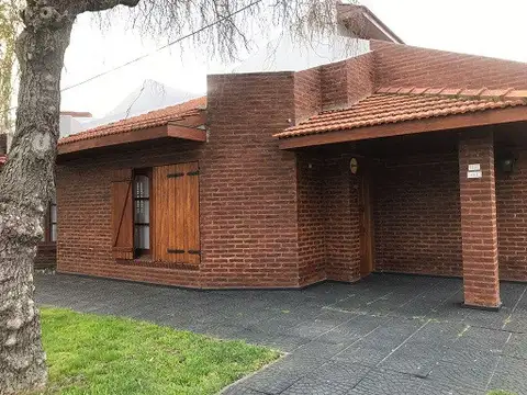 Moderno chalet en alquiler con todos los servicios