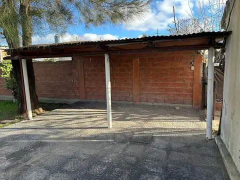 Casa 3 ambientes con 1 baño