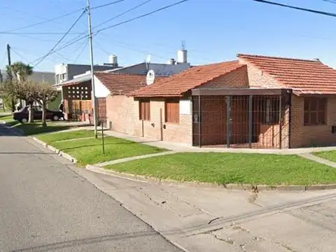 Casa en venta - 2 Dormitorios 1 Baño - 150Mts2 - Mar del Plata