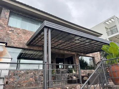 Residencia de Lujo Frente Al Lago San Roque – Villa del Lago, Carlos Paz