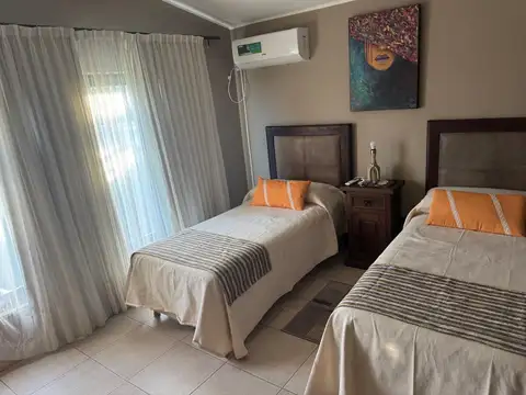Residencia de Lujo Frente Al Lago San Roque – Villa del Lago, Carlos Paz