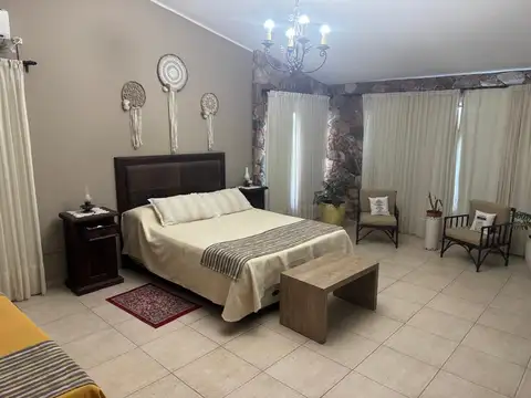 Casa 6 ambientes con 4 baños