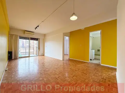 Argerich 3272. Departamento 3 ambientes. Cochera fija. Aire acondicionado. Calefacción.