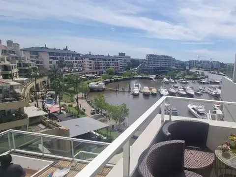 Departamento en Loft vista a la bahía con balcón
