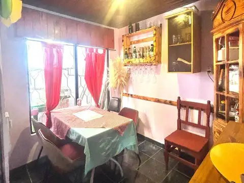 VENTA PH 4 AMBIENTES CON PATIO EN CASEROS