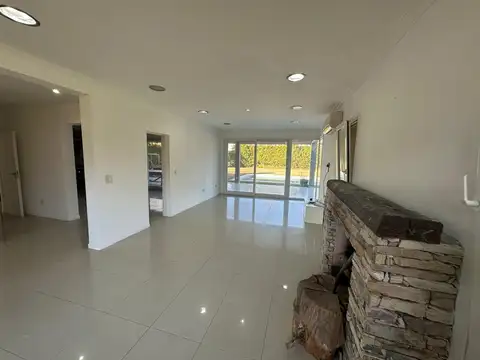 Casa en Venta con 3 cocheras