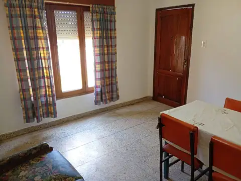 CASA  EN VENTA 3 AMBIENTES EN MORON