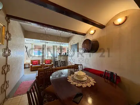 VENTA – 2 AMBIENTES CON BALCÓN CORRIDO – PISO ALTO – VISTA ABIERTA - SUPER LUMINOSO - LAS CAÑITAS