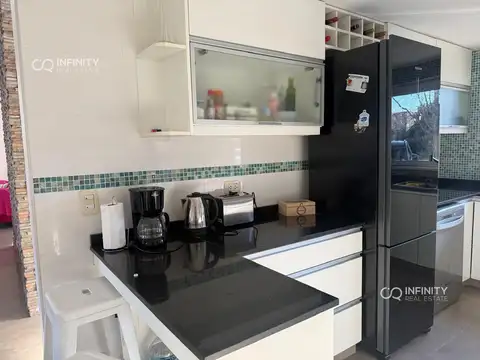 Casa 5 ambientes con 2 baños