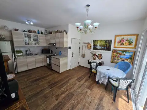 VENTA PH DE 3 AMBIENTES CON 2 PATIOS - TOTALMENTE RECICLADO A NUEVO -CENTRICO - -APTO PROFESIONAL- RAMOS MEJIA
