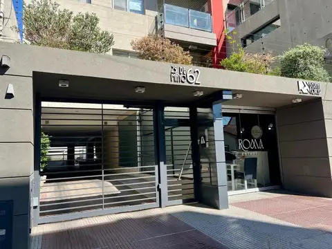 Departamento de 3 ambientes con cochera en Bernal centro