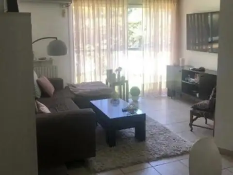 Monseñor Larumbe 3100 , Piso 0