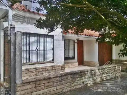 CASA EN LOTE PROPIO - MAR DE AJO - EXCELENTE UBICACIÓN 