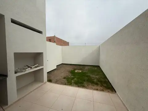 Casa 3 ambientes con 1 baño