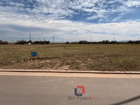 Lote en Campos de Manantiales