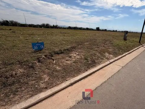 Lote en Campos de Manantiales