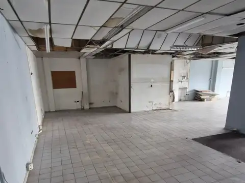 Av. Hipolito Yrigoyen 4800, Piso pb