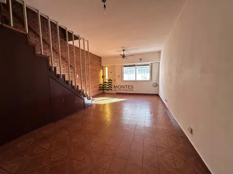Duplex en venta.  3 amb  c/ cochera en Ramos Mejía