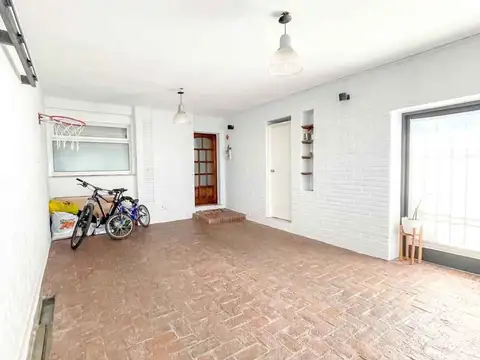 Casa 5 ambientes con 1 baño