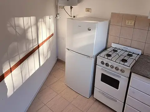 Venta de monoambiente con patio en Moreno