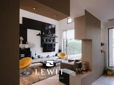 Casa en Venta con 1 cochera