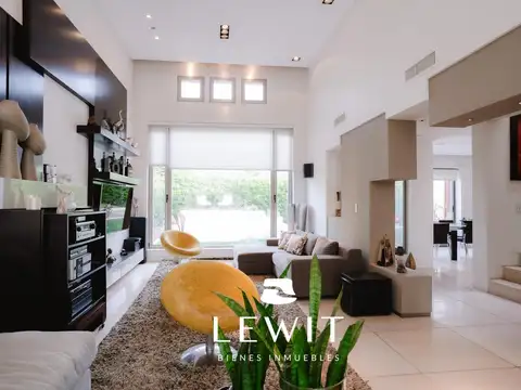 Venta casa gerencial | 4 dormitorios | Spa | Quincho | Pileta Climatizada | Rincón Club de Campo