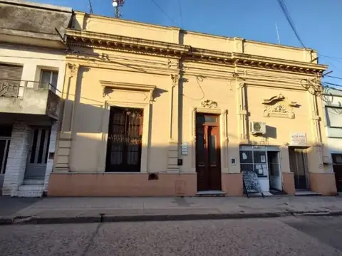 9 De Julio Y Peron, Casona Antigua Con 4 Departamentos Y 1 Local Comercial, Ideal Hostel, Consu...