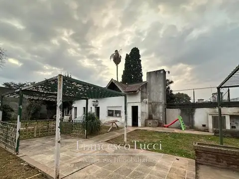 Casa 5 ambientes con 4 baños