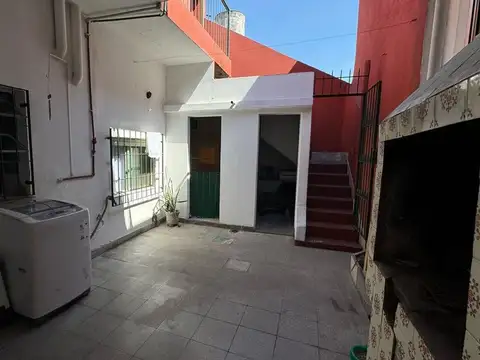Depto Tipo Casa en Venta en Lanus Oeste, USD 72.000