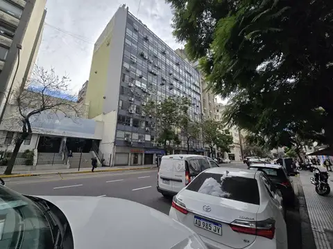 Oficina de 1 ambiente dividido en Alquiler en Monserrat