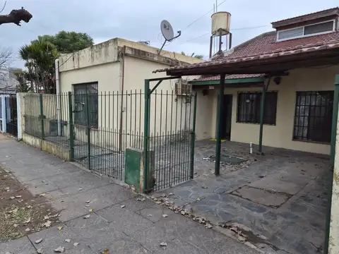 ¡Anticipo y cuotas! Casa en San Miguel - tres ambientes.