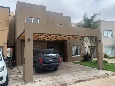 Casa en alquiler en Barrio Cerrado, Buenos Aires Village, Bella Vista