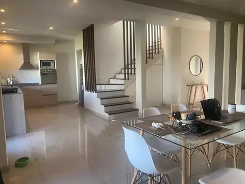 Casa en Alquiler en Bella Vista, USD 1.900