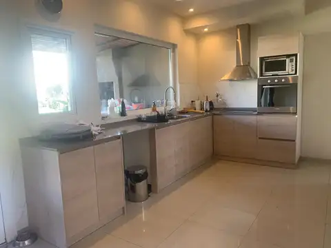 Casa en alquiler en Barrio Cerrado, Buenos Aires Village, Bella Vista