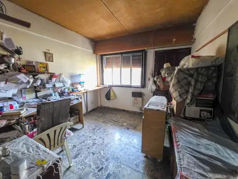 VENTA CASA 5 AMB Y 2 AMB A REFACCIONAR ITUZAINGO