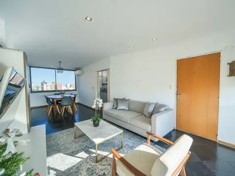 VENTA - Departamento 2 Dormitorios, vista despejada, frente a la plaza en Barrio Abasto, Rosario